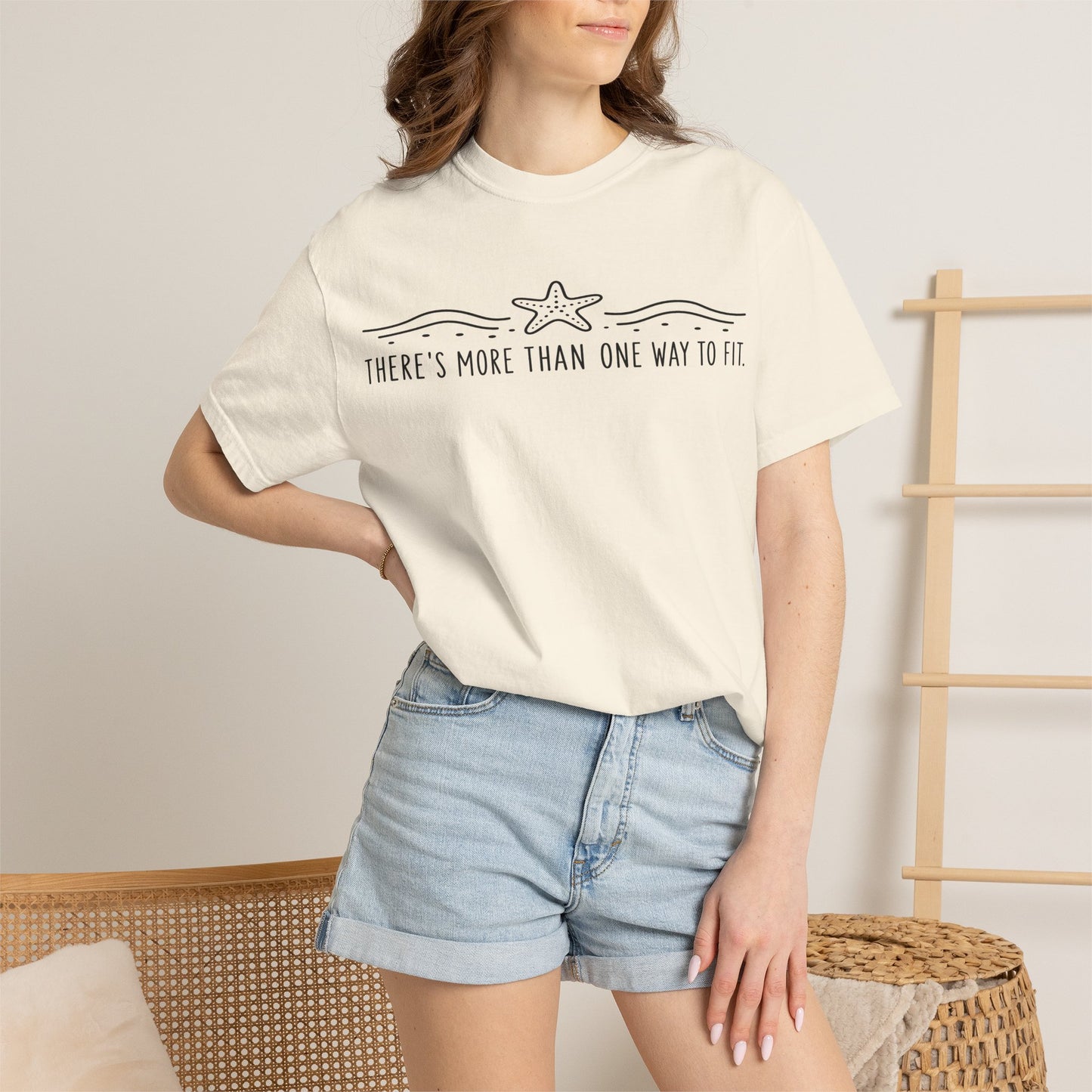 "There’s More Than One Way to Fit" Starfish Black Print Graphic Tee
