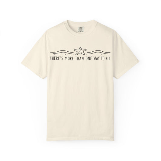 "There’s More Than One Way to Fit" Starfish Black Print Graphic Tee