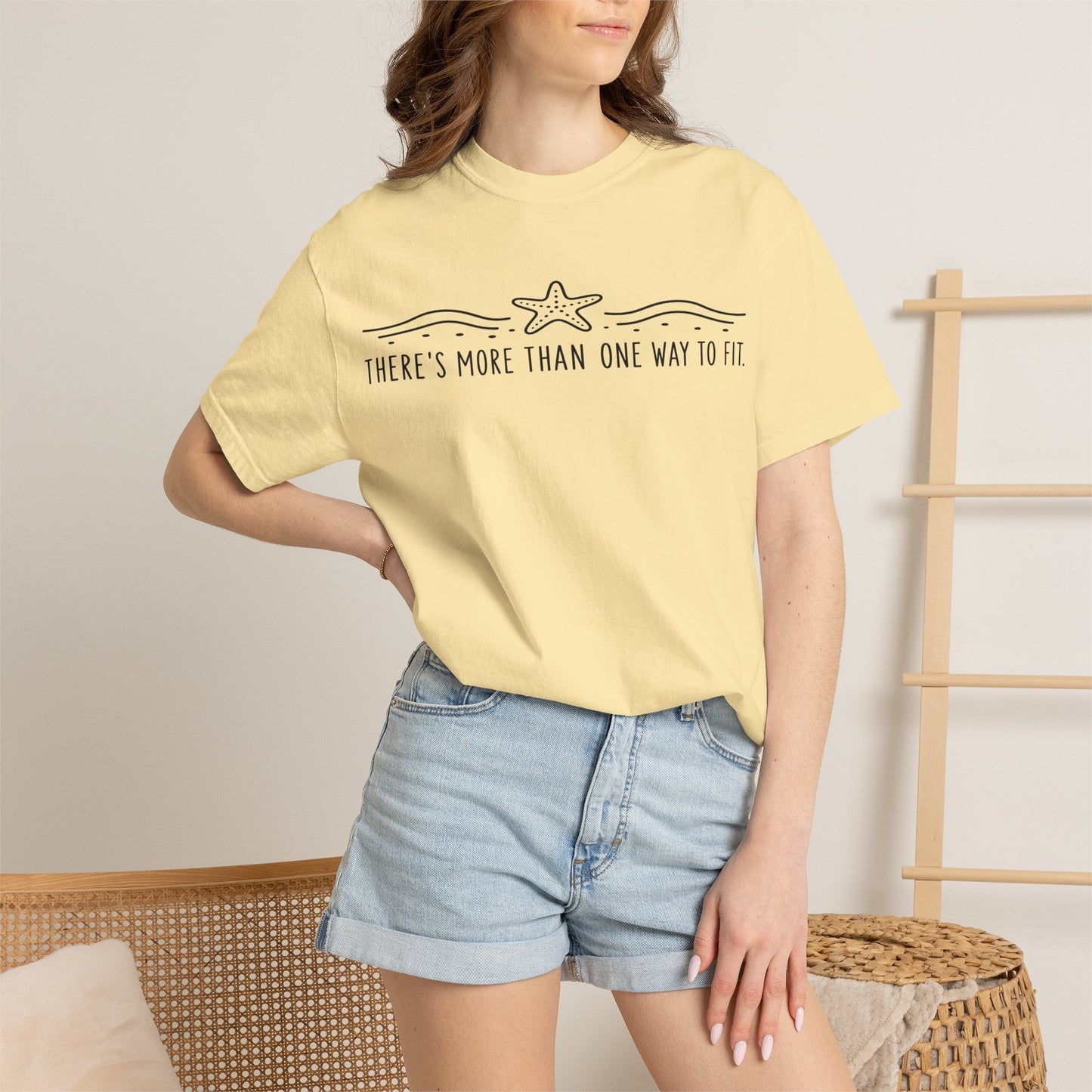 "There’s More Than One Way to Fit" Starfish Black Print Graphic Tee