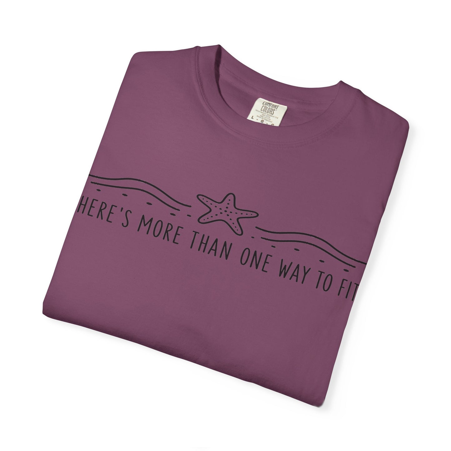 "There’s More Than One Way to Fit" Starfish Black Print Graphic Tee