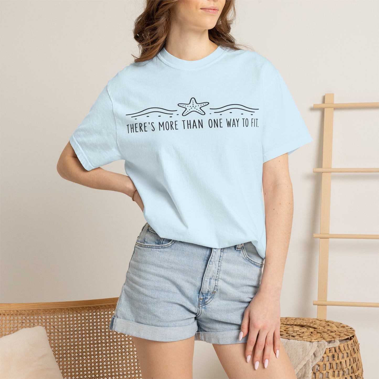 "There’s More Than One Way to Fit" Starfish Black Print Graphic Tee