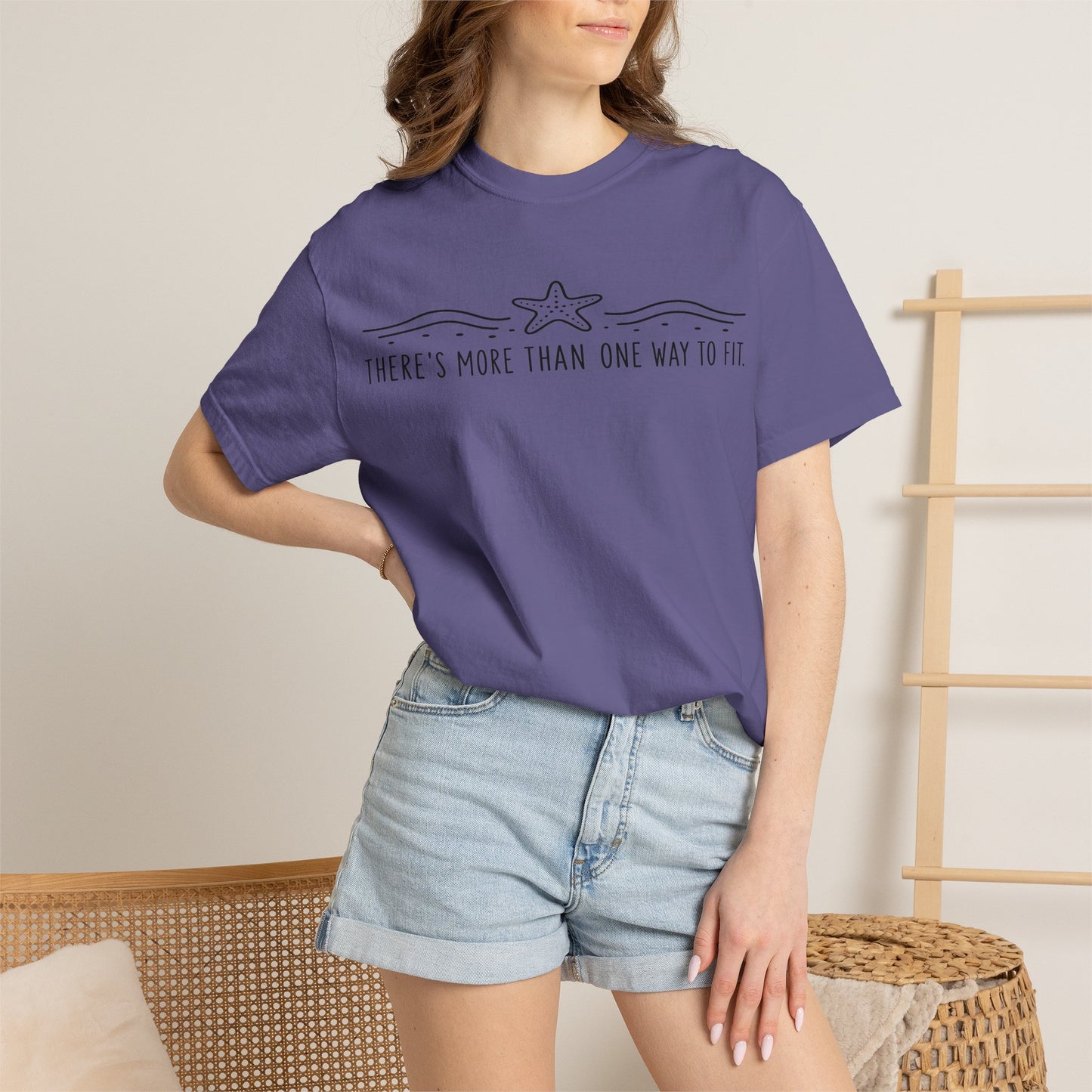 "There’s More Than One Way to Fit" Starfish Black Print Graphic Tee